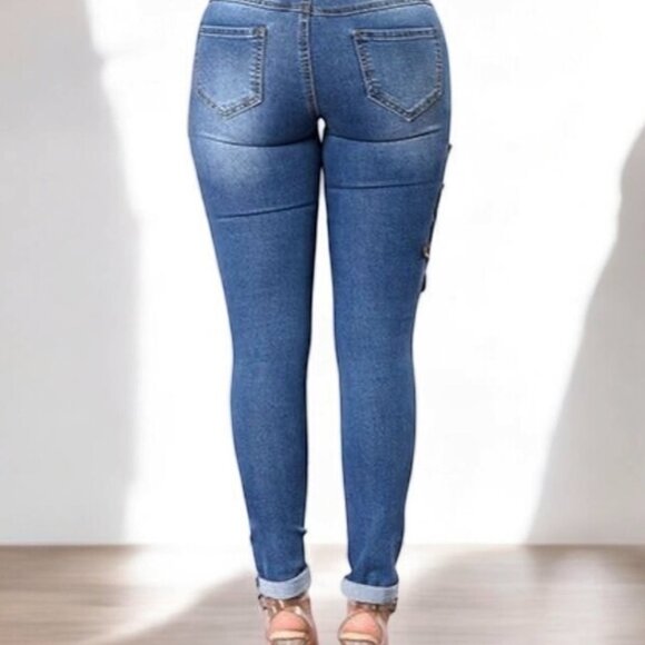 Rose Print Women Blue Jeans - Picture 2 of 7